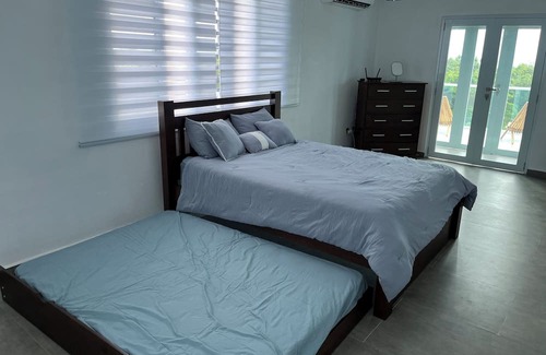 Florida Casa | Cozy 2-bedroom house in peaceful Vieques with AC, WiFi, pool and more