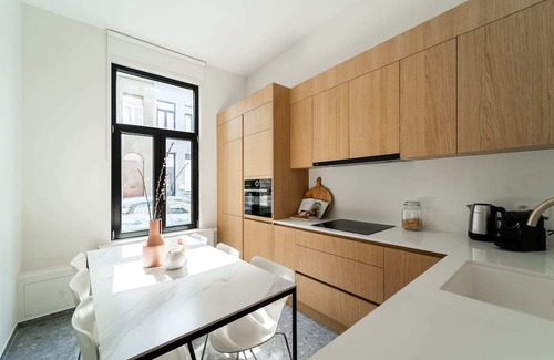Berchem Casa | Spacious 3-Bedroom Home in Berchem -Sleeps 8!