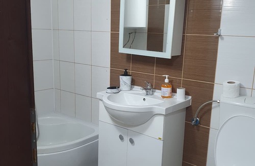 Negotino Casa | Cozy 2-bedroom apartment with WiFi, AC in enjoyable Negotino