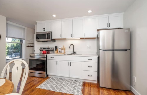 Ludlow Casa | Historic Ludlow Suites – 2 Apts in 1 Booking! Highly Walkable, Min to Downtown