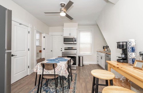 Ludlow Casa | Historic Ludlow Suites – 2 Apts in 1 Booking! Highly Walkable, Min to Downtown
