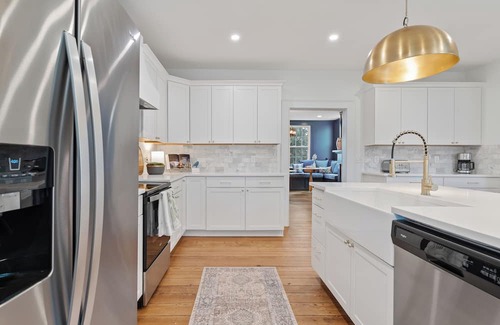 Bowling Green Casa | Charming 4-bedroom house in Bowling Green with WiFi, AC - 1700s Modern Reno