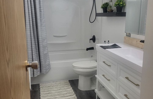 Haines Junction Casa | Comfy Room in Haines Junctionn