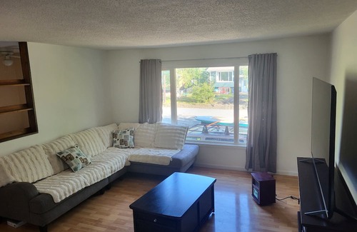 Haines Junction Casa | Comfy Room in Haines Junctionn