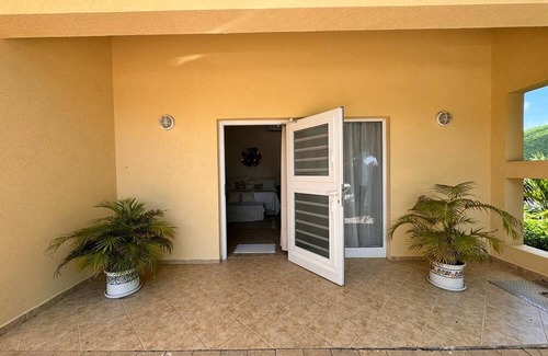 Cay Bay Hill Apartamento | View Point Grand Studio: Cozy, Ocean Views, Gentle Breezes, Backup Benerator