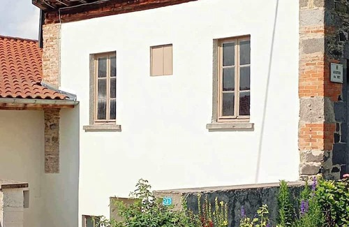Solignat Casa | Maison Familiale Avec Petite Cour Fermée au Coeur de L'auvergne