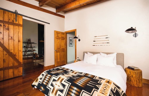 Heeney Cabina | Cozy 2-bedroom cabin in Heeney with lake access and stellar deck views