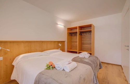Santa Lucia Apartamento | Braulio Alpinbike - One Bedroom Apartment, Sleeps 4