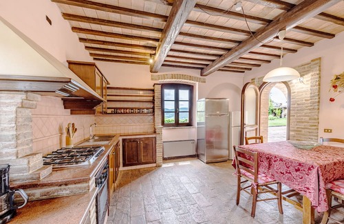 Torgiano Villa | Villa del Colle - Six Bedroom Villa, Sleeps 12