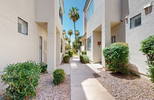 McCormick Ranch Casa | Charming house offers a resort-style pool and a friendly neighborhood