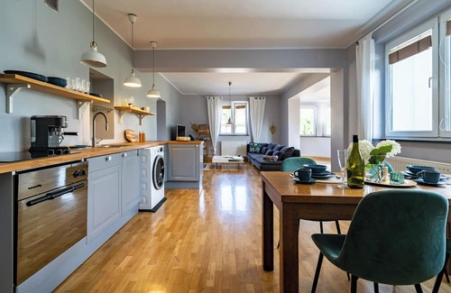 Brynow Apartamento | Platinium Spacious Apartment