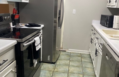 Raleigh Casa | Cozy 3-bedroom house in Memphis with WiFi