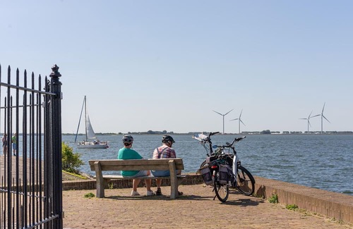 Municipality of Hellevoetsluis Apartamento | Hotel Room in Hellevoetsluis by the Beach