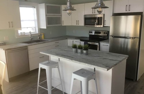 Darnley Cabaña | Cosy well equipped Cottage minutes walk to Thundercove Beach.