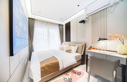 Central Business District Apartamento | Shenzhen Bosten Apartment GangxiagSubway