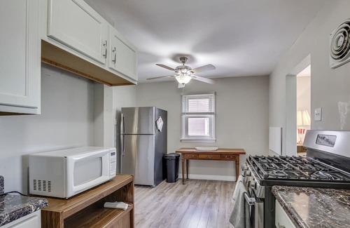 Airport Township Casa | Pet-Friendly Home - 3 Mi to St Louis Airport