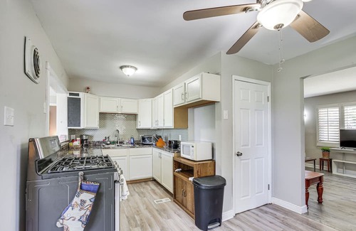 Airport Township Casa | Pet-Friendly Home - 3 Mi to St Louis Airport