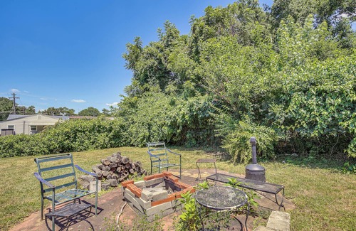 Airport Township Casa | Pet-Friendly Home - 3 Mi to St Louis Airport