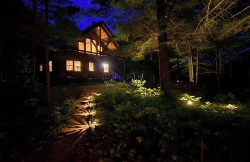 Lac du Flambeau Cabina | Delightful 2-bedroom cabin in Lac du Flambeau on 6 acres with private lake