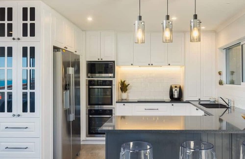 Browns Bay Casa | Spectacular Sea Views -Exec Home
