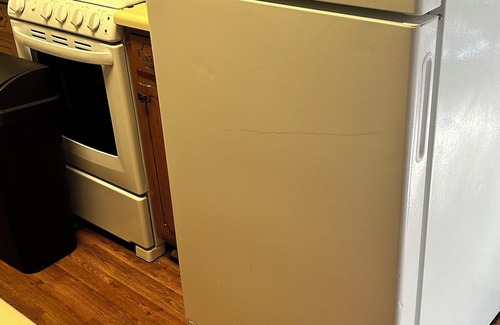 Monroe Apartamento | Cozy studio with AC WiFi Towels, Shampoo etc also included.