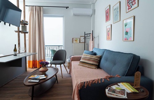 Tripoli Apartamento | Modern & Sunny apartment with Garden View in the heart of the city center NYX 1
