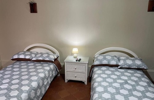 Zona 18 Apartamento | Cozy central studio in Ciudad Guatemala w/WiFi, high cleaning/security standards