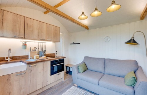 Aysgarth Casa | The Hut in The Orchard