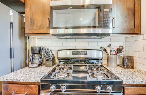 Donnelly Casa | Charming Donnelly Home - 1 Mi to Lake Cascade!