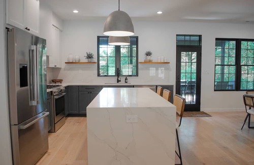 Marlboro Casa | The Noir House: modern new construction in the heart of Hudson Valley
