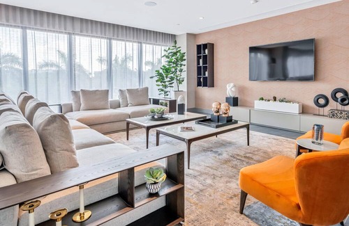 Doral Condominio | Cozy Doral Gem: Room & Essentials