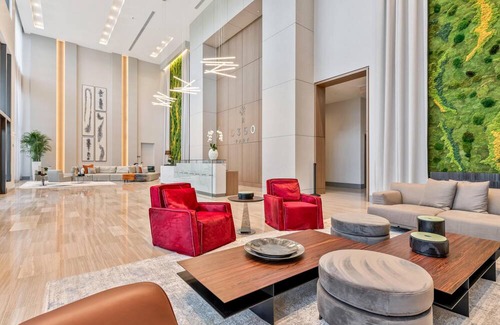 Doral Condominio | Cozy Doral Gem: Room & Essentials
