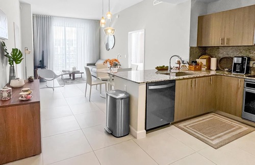 Doral Condominio | Relaxing Doral Retreat: 2BR Charm