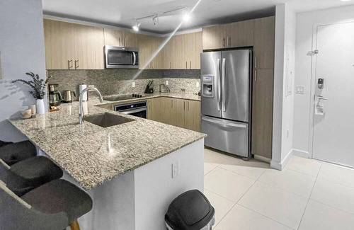 Doral Condominio | Elegant Doral Haven: Spacious Serenity