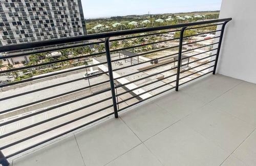 Doral Condominio | Luxury Doral Escape: Chic 1BR Comfort
