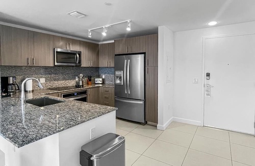 Doral Condominio | Luxury Doral Escape: Chic 1BR Comfort
