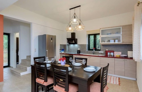 Riglia Villa | Mani s Best Kept Secret - Seaview Villa Lida