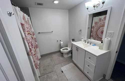 Canton Otro | Charming farmhouse ranch - private 2 bed 1 bath - slice of home - shared spaces