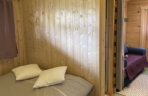 Saint-Pardoux Casa | Null 'Tiny House 3/4 Places' with Shared Pool, Wi-Fi and Air Conditioning