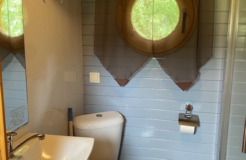 Saint-Pardoux Casa | Mobile Home 'Roulotte Olivia' with Shared Pool, Wi-Fi and Air Conditioning