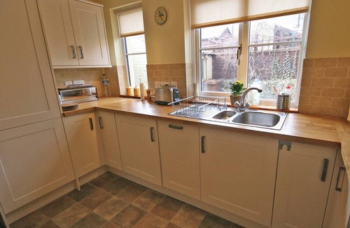 Warkworth Cabaña | Tucked within a peaceful courtyard of four yet only a few yards from the River Coquet in Warkworth.