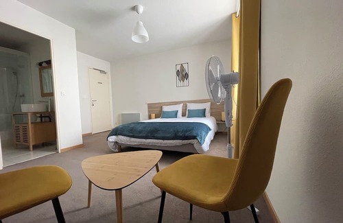 Villedieu-sur-Indre Cama Y Desayuno | Furnished room rental in Villedieu/Indre, breakfast not included.