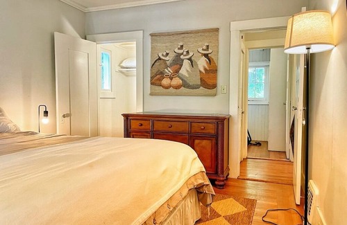 San Mateo Park Cabaña | Cozy 2-bedroom cottage in gorgeous San Mateo Park with WiFi, fitness room option