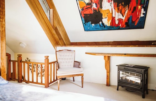 Galiano Cabina | Beautiful cabin with an outdoor deck, stunning water view & cliffside jacuzzi.