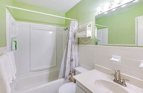 Little Venice Condominio | Daytona Beach Condo, Walk to Wilbur Beach!