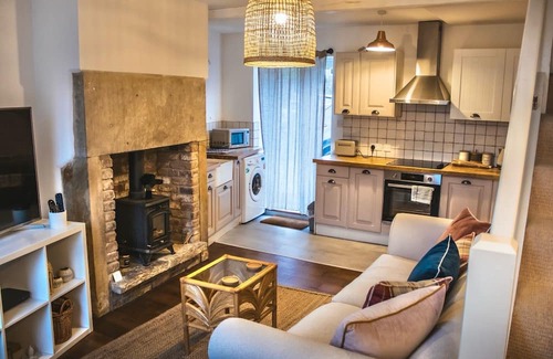 Mirfield Cabaña | Spa Garden Cottage - Hopton Hall