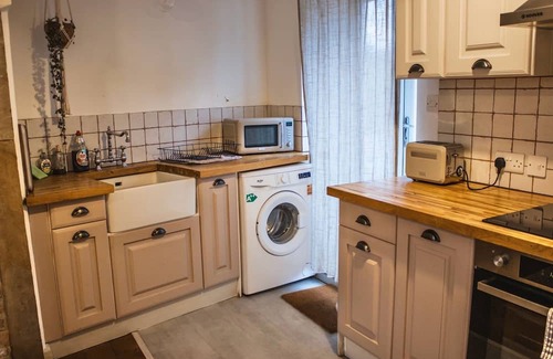Mirfield Cabaña | Spa Garden Cottage - Hopton Hall