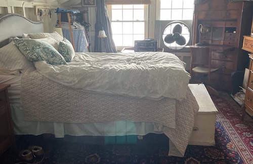 Cazenovia Cabaña | Beautiful Watefront Camp for Rent on Cazenovia Lake. Sleeps 12. Dock/Rafts.