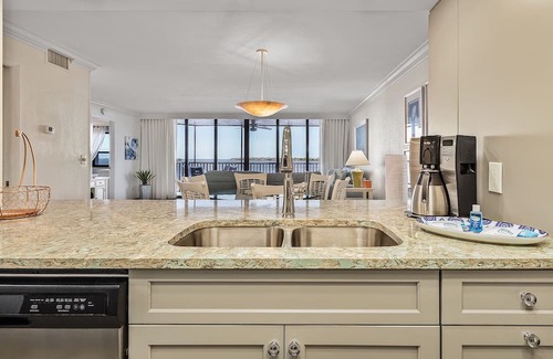 Punta Rassa Condominio | Harbour Tower 115: Beach-front Beautiful, High-grade Finished Condo at SanibelHarbour Resort