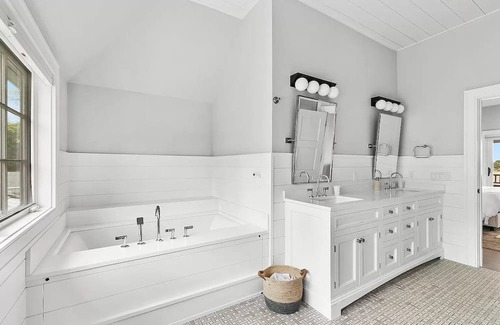 Wainscott Casa | South of the Highway Wainscott - Modern FarmHouse...Walk to the Beach